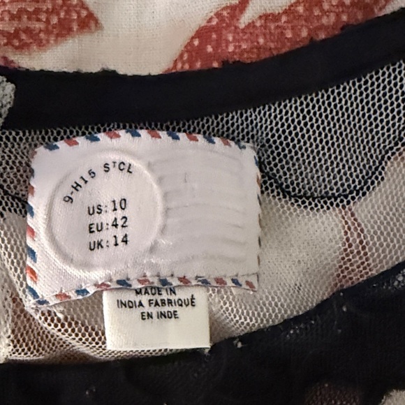 Chic Cream and Black Lace Women's Blouse - Picture 5 of 5